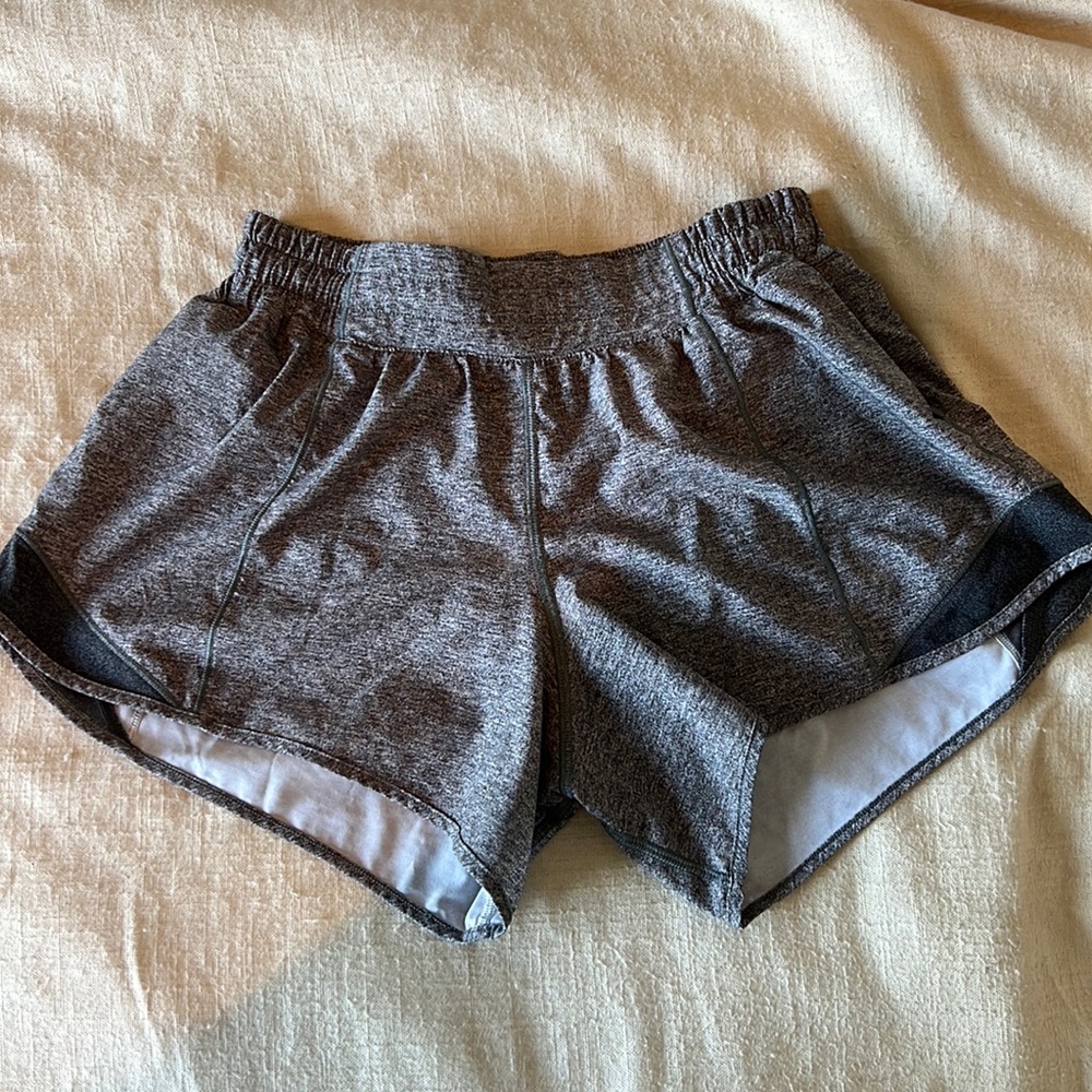 Lulu lemon hotty hot shorts size 6 worn once